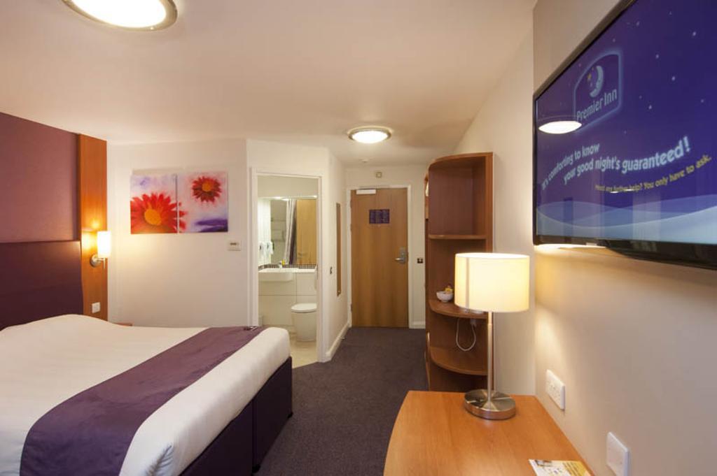 Premier Inn Sheffield Arena Buitenkant foto