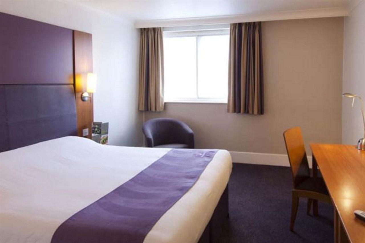 Premier Inn Sheffield Arena Buitenkant foto